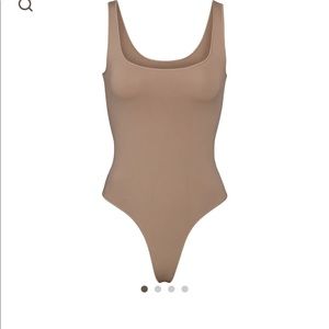 SKIMS New w/ tags: Essential Scoop Neck Bodysuit - NEW - S/M - Desert